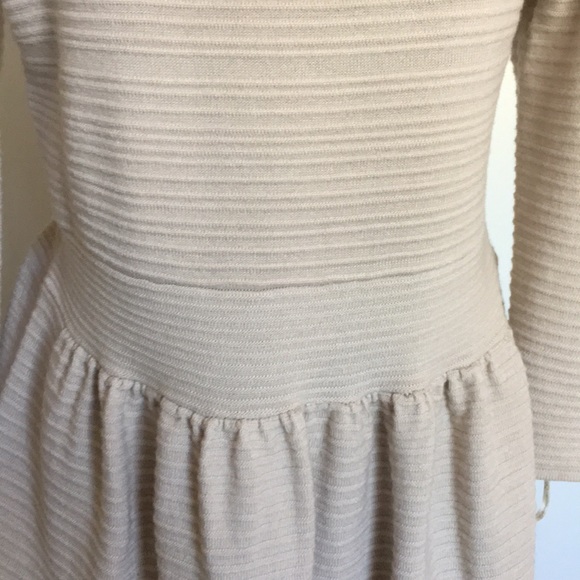 Dress - Picture 4 of 7